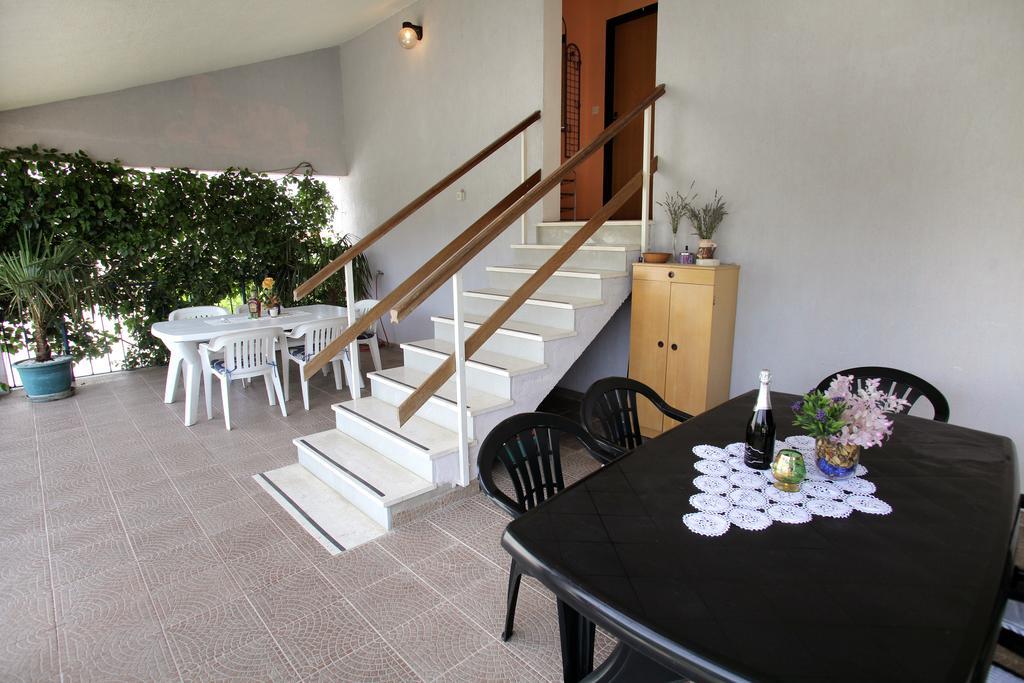 Apartments Irena Trogir Exterior photo