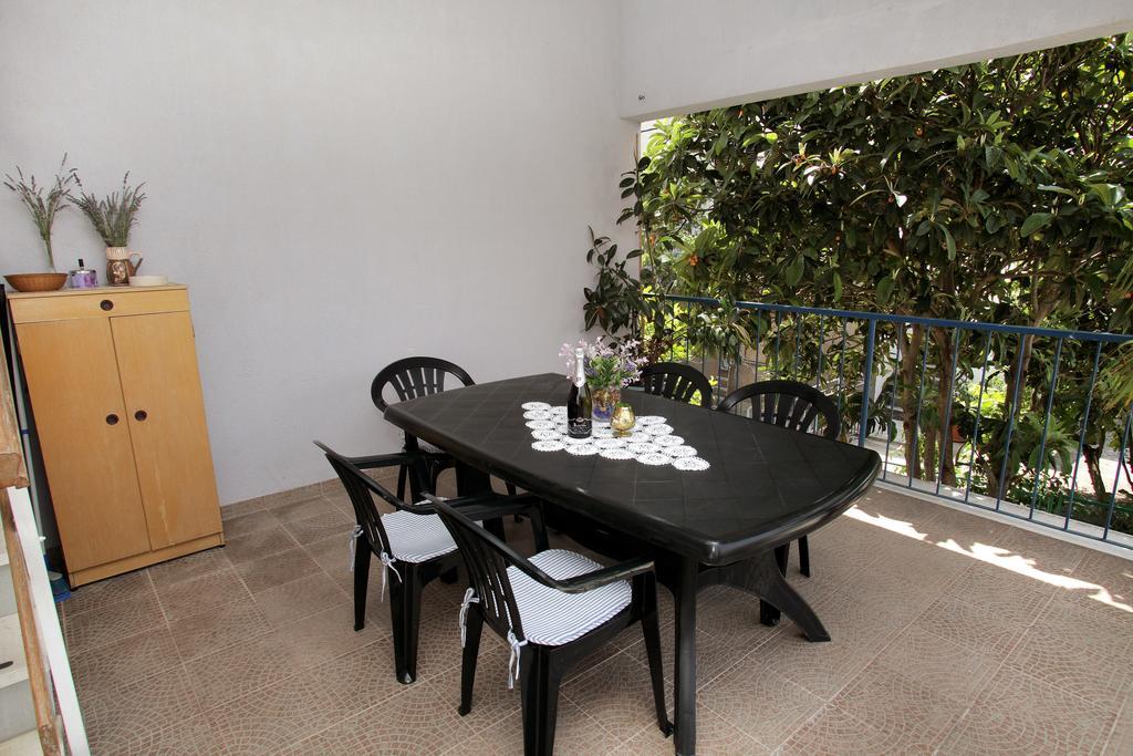 Apartments Irena Trogir Exterior photo