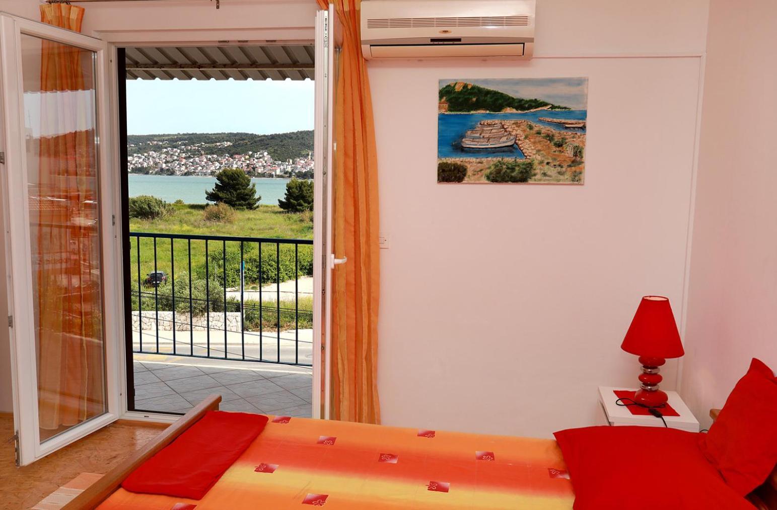 Apartments Irena Trogir Exterior photo
