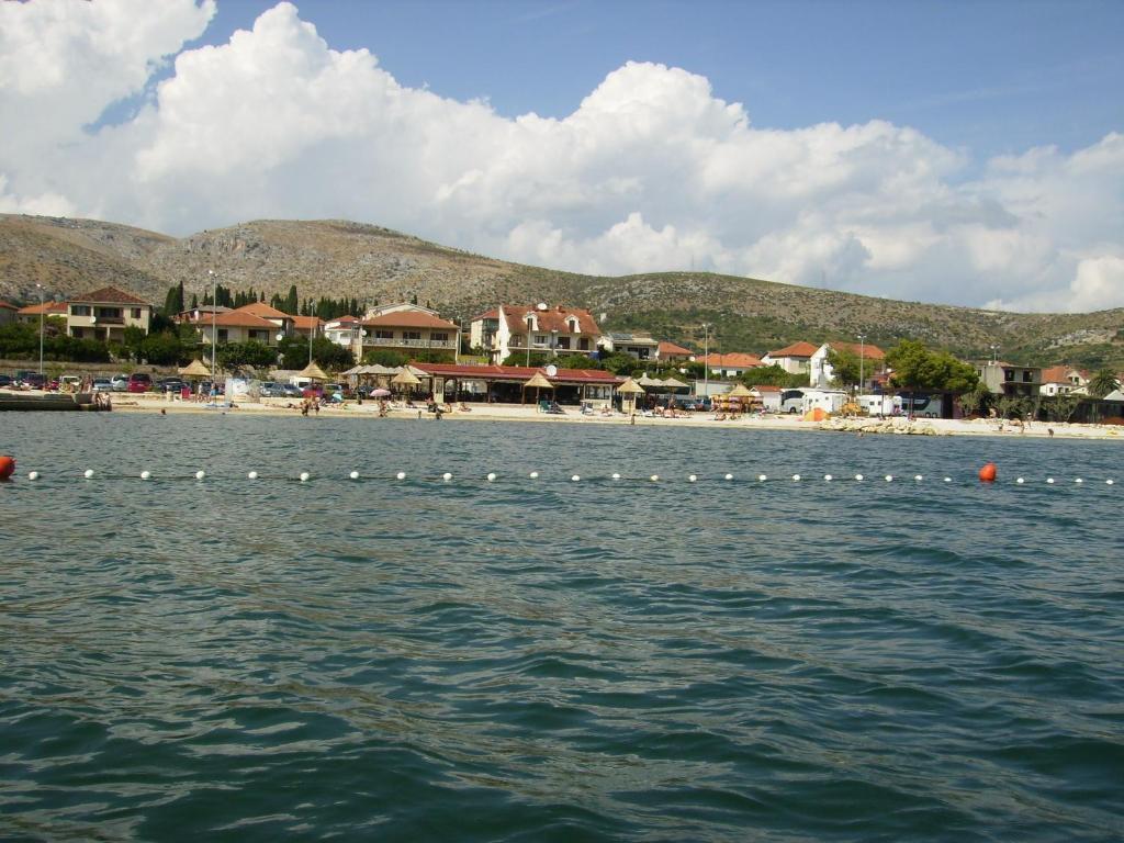 Apartments Irena Trogir Exterior photo
