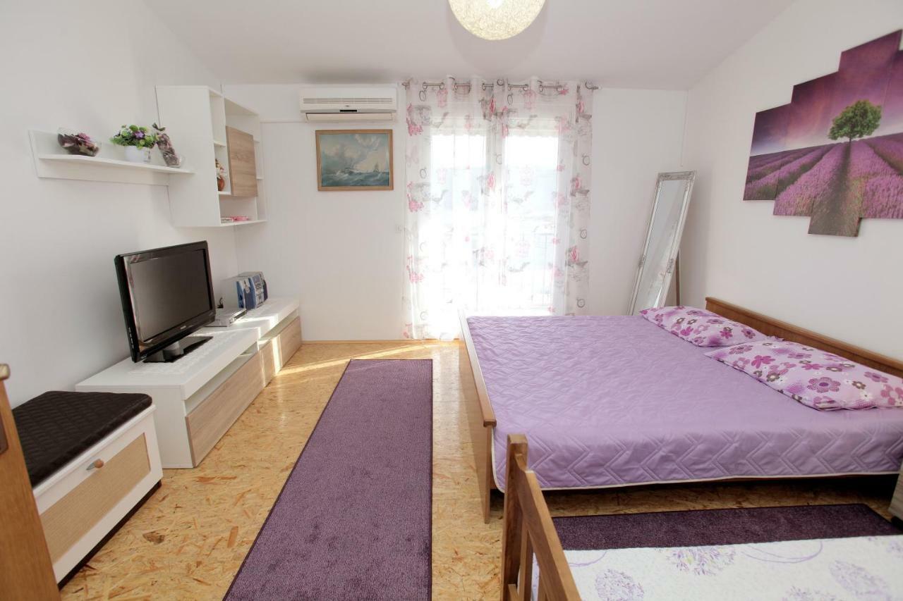 Apartments Irena Trogir Exterior photo